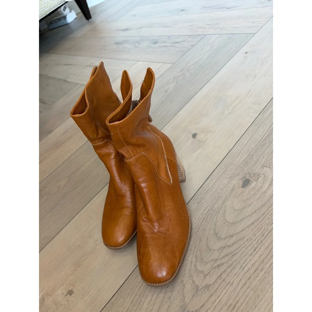 KDBA tan leather